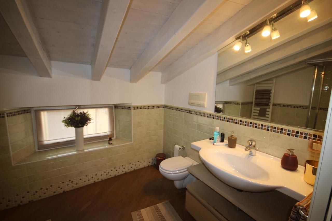Mansarda Di Alice Apartman Desenzano del Garda Kültér fotó
